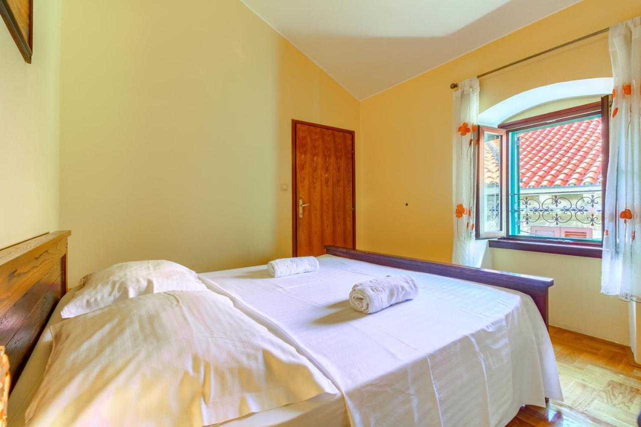 Old Stone House St Lawrence In The Heart Of Sibenik'S Old Town Apartment Exterior foto