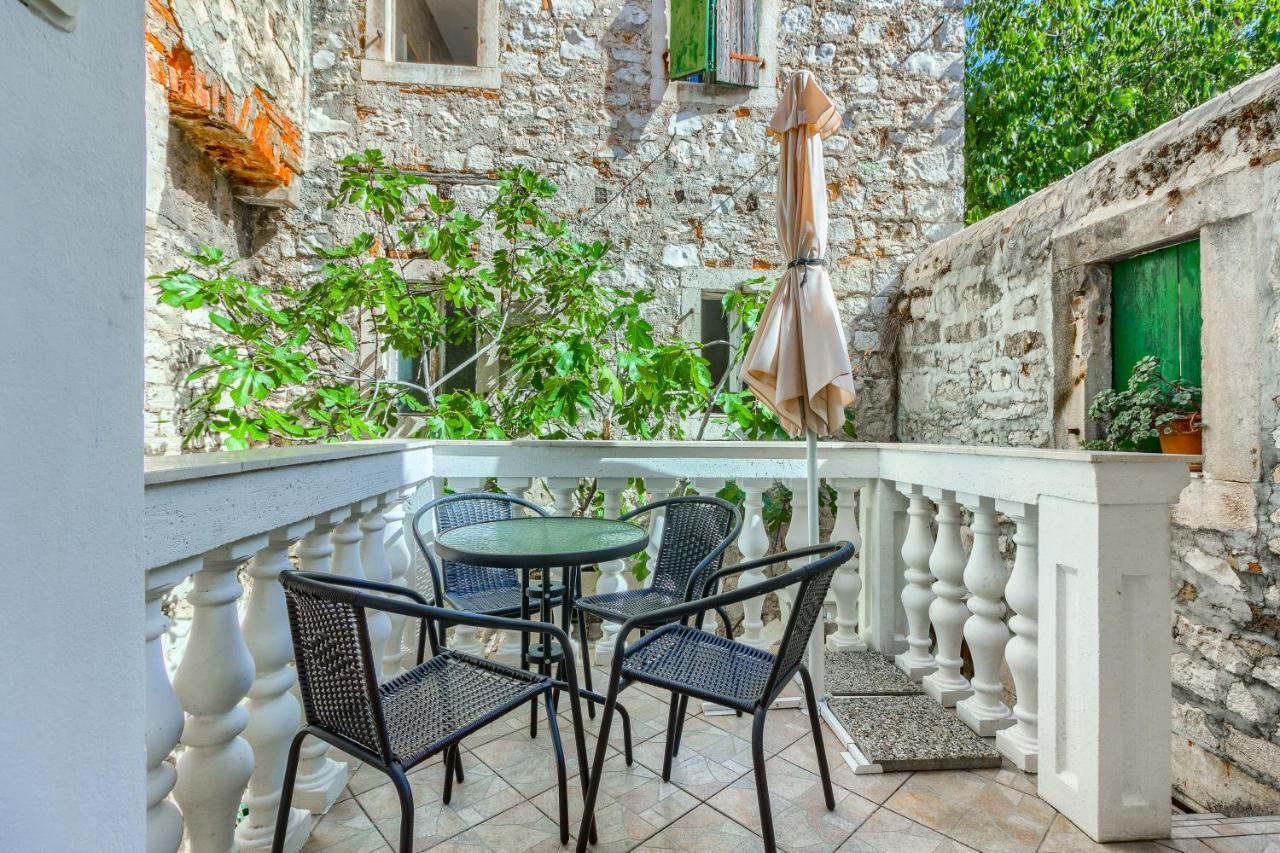 Old Stone House St Lawrence In The Heart Of Sibenik'S Old Town Apartment Exterior foto